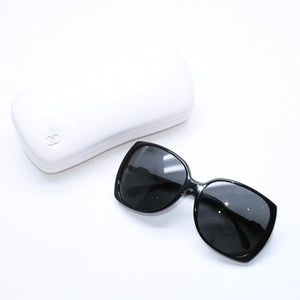 極美品 CHANEL シャネル サングラス アイウェア サイドココマーク サイズ61◻︎16 ブラック シルバー金具 5216 c.501/3F 中古 4a006811