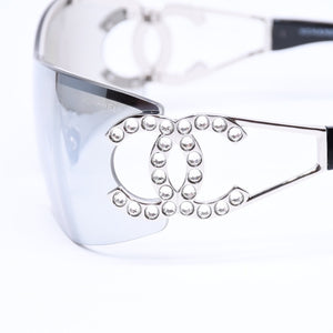 極美品 CHANEL シャネル Sunglasses サングラス アイウェア ココマーク サイズ142◻︎110 シルバー ラインストーン ブラック 9579B c.501/S1 中古 4a006784