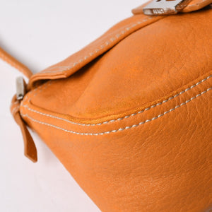 極美品 FENDI フェンディ マンマバケット ワンショルダーバッグ 8BR180 レザー オレンジ シルバー金具 中古 4a006817