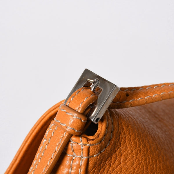 極美品 FENDI フェンディ マンマバケット ワンショルダーバッグ 8BR180 レザー オレンジ シルバー金具 中古 4a006817