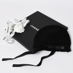 新品同様 CHANEL シャネル カシミヤ ニットキャップ ビーニー AAA421 ココマーク ラインストーン リボン付き ブラック 中古 4a007149