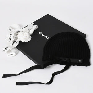 新品同様 CHANEL シャネル カシミヤ ニットキャップ ビーニー AAA421 ココマーク ラインストーン リボン付き ブラック 中古 4a007149