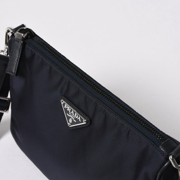 極美品 PRADA プラダ ショルダーバッグ トライアングルロゴ ナイロン レザー ネイビー シルバー金具 中古 4a006942