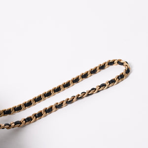 新品同様 CHANEL シャネル CHANEL 25 ミディアム チェーンワンショルダーバッグ AS5311 ココマーク キャビアスキン ブラック 中古 4a006936