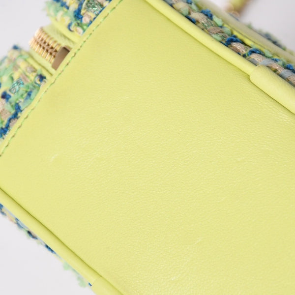 極美品 CHANEL シャネル CC Mania スモールカメラバッグ 27番台 ココマーク ライムグリーン マルチカラー ツイード ラムスキン ゴールド金具 中古 4a006953