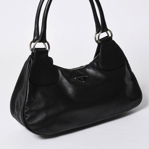 極美品 PRADA プラダ ブラックレザー製 ハンドバッグ ワンショルダー ブラック シルバー金具 メタルエナメルプレート 中古 4a006961