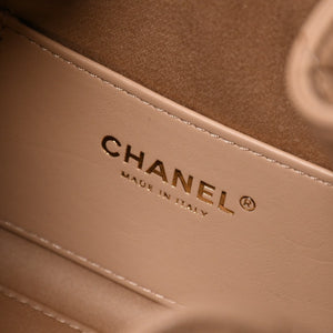 新品同様 CHANEL シャネル CHANEL25 チェーンショルダーバッグ T4K8XNHK ランダム番台 キャビアスキン ベージュ シャンパンゴールド金具 中古 4a006992