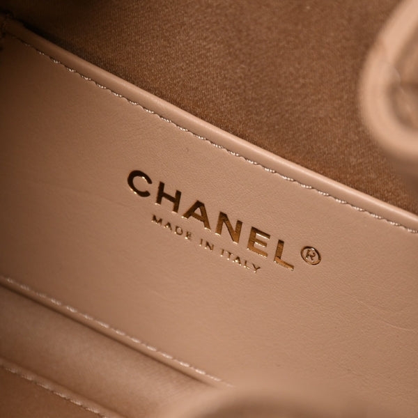 新品同様 CHANEL シャネル CHANEL25 チェーンショルダーバッグ T4K8XNHK ランダム番台 キャビアスキン ベージュ シャンパンゴールド金具 中古 4a006992