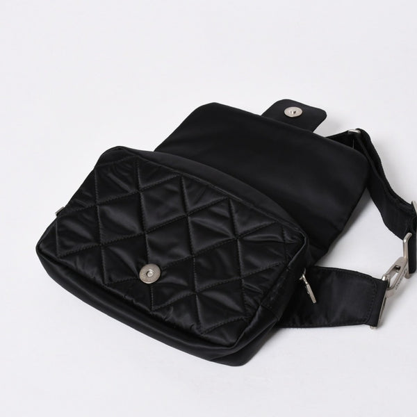 極美品 CHANEL シャネル スポーツライン ウエストバッグ 10番台 ココマーク ナイロン ブラック マットシルバー金具 中古 4a006984