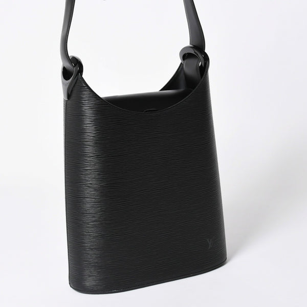 極美品 LOUIS VUITTON ルイヴィトン ヴェルソー ワンショルダーバッグ M52812 エピ レザー ブラック 中古 4a004844