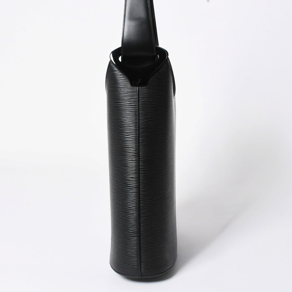 極美品 LOUIS VUITTON ルイヴィトン ヴェルソー ワンショルダーバッグ M52812 エピ レザー ブラック 中古 4a004844