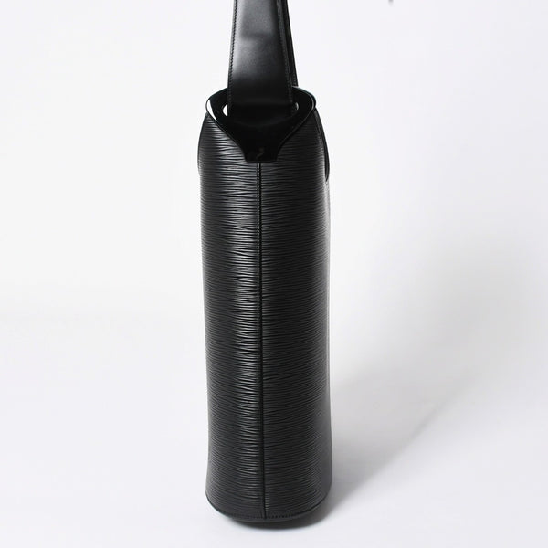 極美品 LOUIS VUITTON ルイヴィトン ヴェルソー ワンショルダーバッグ M52812 エピ レザー ブラック 中古 4a004844