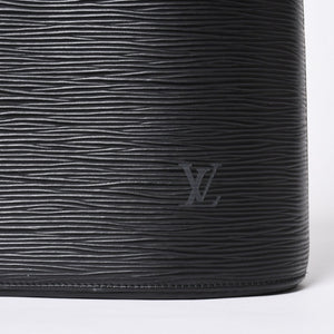 極美品 LOUIS VUITTON ルイヴィトン ヴェルソー ワンショルダーバッグ M52812 エピ レザー ブラック 中古 4a004844