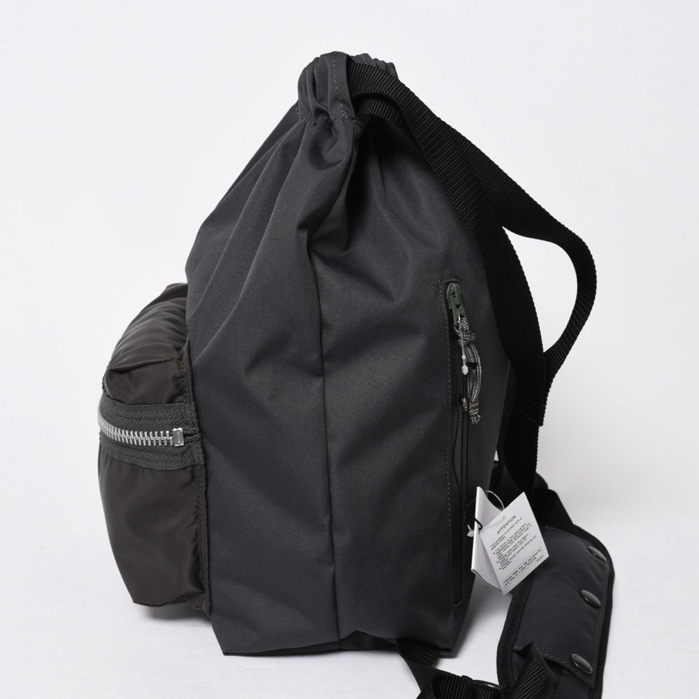 新品未使用 sacai サカイ Pocket Knapsack ポケット ナップサック リュック バックパック 26-01169S カーキ 中古 4a007473