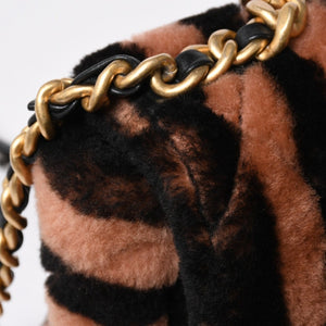 新品同様品 CHANEL シャネル19 Wチェーンバッグ AS5149 ランダム番台 ココマーク ストライプ シアリングファー フラップ 中古 4a006949