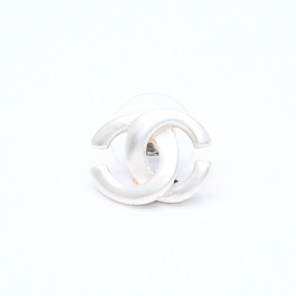 CHANEL シャネル ココマーク スタッドピアス 重量約1.46g 01A刻印 メタル シルバー 片耳用 美品 中古 4a007076