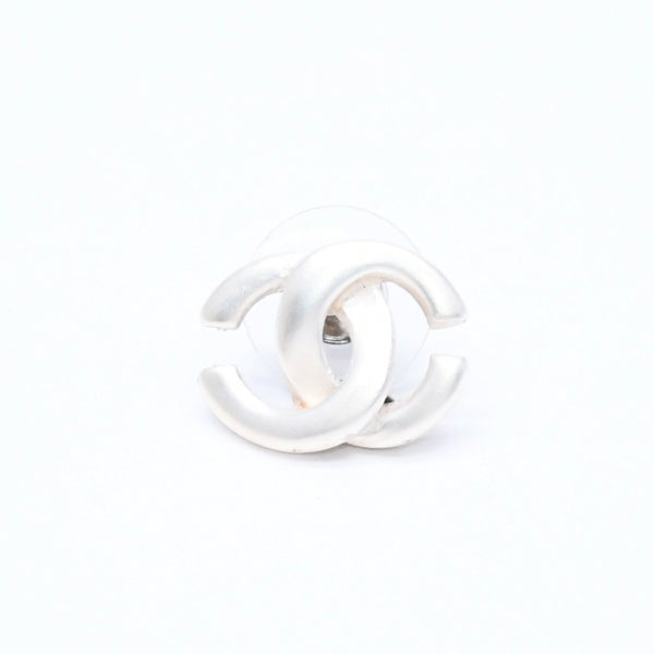 CHANEL Coco Mark Stud Earrings Weight Approximately 1.46g 01A Engraved Metal Silver One Ear Good Condition Used 4a007076
