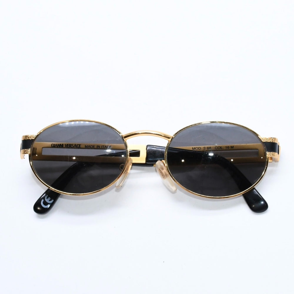 GIANNI VERSACE ジャンヌ ヴェルサーチ オーバル サングラス グレカ模様 MOD S68 イタリア製 メタル ブラック ゴールド金具 美品 中古 4a008766