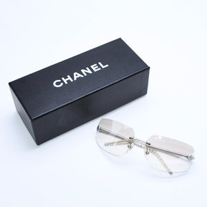 極美品 CHANEL シャネル リムレス サングラス アイウェア 4035 c.167/6I サイズ63□16 120 ココマーク シルバー グレー 中古 4a008250