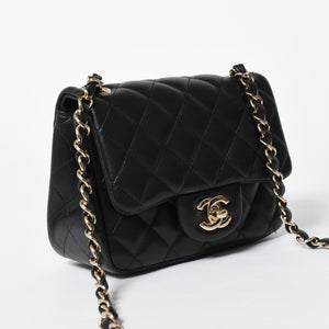 CHANEL シャネル ミニマトラッセ16 Sフラップ Sチェーンショルダーバッグ 31番台 ココマーク ラムスキン ブラック 中古 4a007109