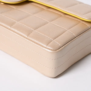 極美品 CHANEL シャネル チョコバー イーストウエスト チェーンショルダーバッグ 6番台 ココマーク ラムスキン シャンパンゴールド 中古 4a007161