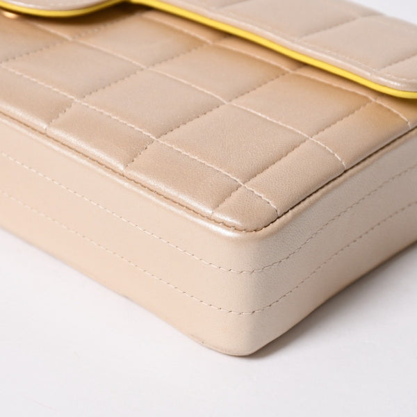 極美品 CHANEL シャネル チョコバー イーストウエスト チェーンショルダーバッグ 6番台 ココマーク ラムスキン シャンパンゴールド 中古 4a007161