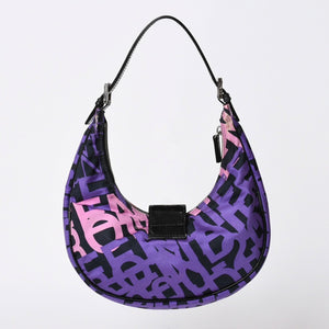FENDI フェンディ タイポグラフィプリント ハーフムーン ホーボーバッグ クロワッサン ワンショルダー パープル ピンク シルバー金具 美品 中古 4a006959
