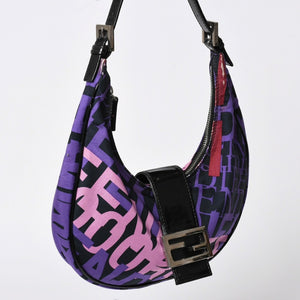 FENDI フェンディ タイポグラフィプリント ハーフムーン ホーボーバッグ クロワッサン ワンショルダー パープル ピンク シルバー金具 美品 中古 4a006959