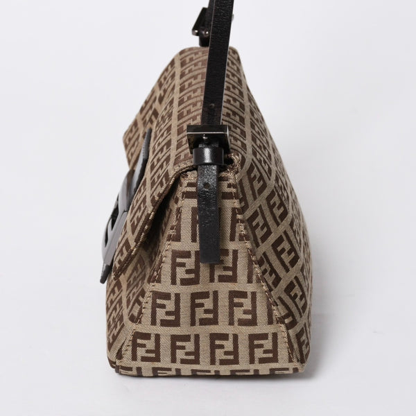 極美品 FENDI フェンディ マンマバケット ワンショルダーバッグ ベージュ ダークブラウン ズッキーノ柄 FFバックル ブラックメタル金具 中古 4a006970