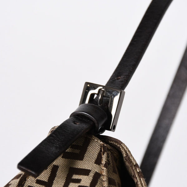 極美品 FENDI フェンディ マンマバケット ワンショルダーバッグ ベージュ ダークブラウン ズッキーノ柄 FFバックル ブラックメタル金具 中古 4a006970