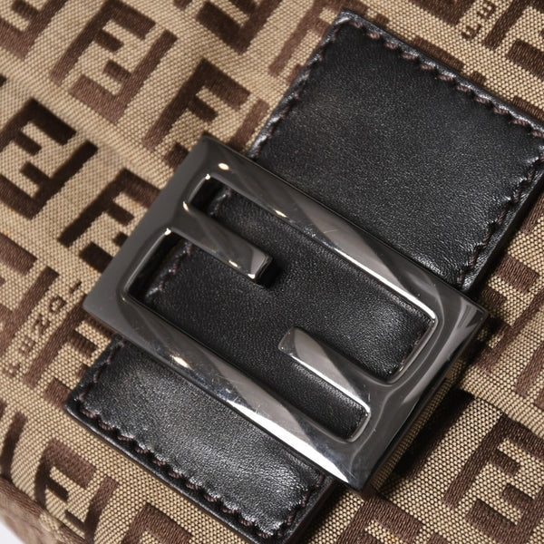 極美品 FENDI フェンディ マンマバケット ワンショルダーバッグ ベージュ ダークブラウン ズッキーノ柄 FFバックル ブラックメタル金具 中古 4a006970