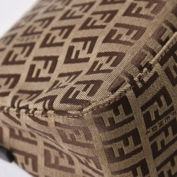 極美品 FENDI フェンディ マンマバケット ワンショルダーバッグ ベージュ ダークブラウン ズッキーノ柄 FFバックル ブラックメタル金具 中古 4a006970