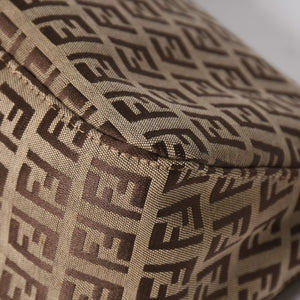 極美品 FENDI フェンディ マンマバケット ワンショルダーバッグ ベージュ ダークブラウン ズッキーノ柄 FFバックル ブラックメタル金具 中古 4a006970
