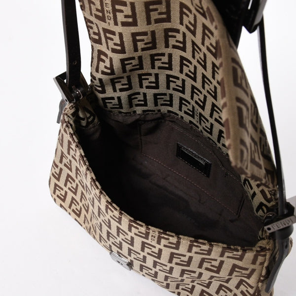 極美品 FENDI フェンディ マンマバケット ワンショルダーバッグ ベージュ ダークブラウン ズッキーノ柄 FFバックル ブラックメタル金具 中古 4a006970