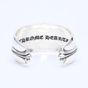 極美品 CHROME HEARTS クロムハーツ BANGLE WIDE CUFF CH PLUS CHプラス ワイドカフ バングル 重量約138.98g シルバー925 中古 4a007130