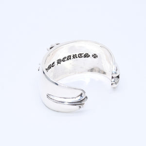 極美品 CHROME HEARTS クロムハーツ BANGLE WIDE CUFF CH PLUS CHプラス ワイドカフ バングル 重量約138.98g シルバー925 中古 4a007130