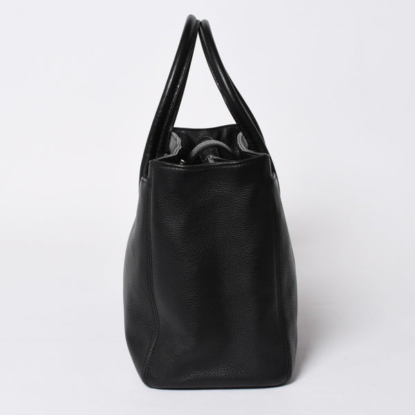 新品同様 CHANEL シャネル エグゼクティブ ミディアム トートバッグ A15206 21番台 ココマーク キャビアスキン ブラック 中古 4a007162