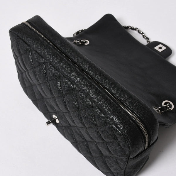 新品同様 CHANEL シャネル デカマトラッセ30 Wチェーンショルダーバッグ 18番台 ココマーク キャビアスキン ブラック シルバー金具 中古 4a007160