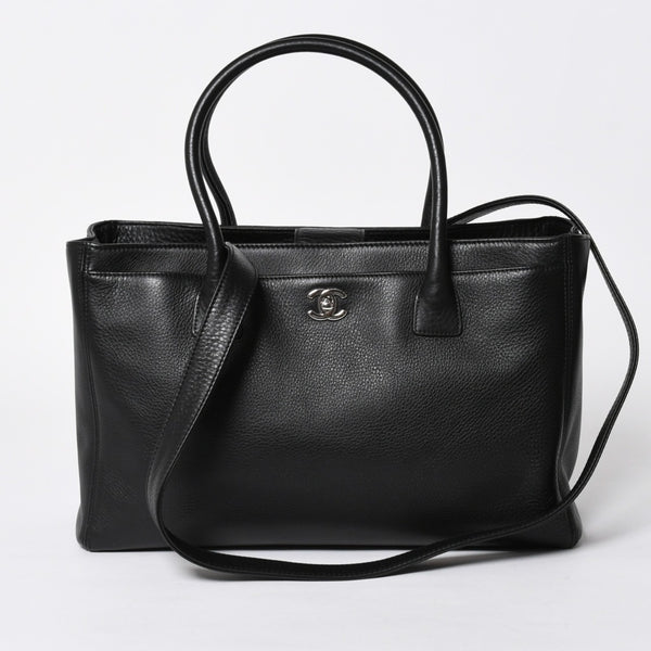 新品同様 CHANEL シャネル エグゼクティブ ミディアム トートバッグ A15206 21番台 ココマーク キャビアスキン ブラック 中古 4a007162