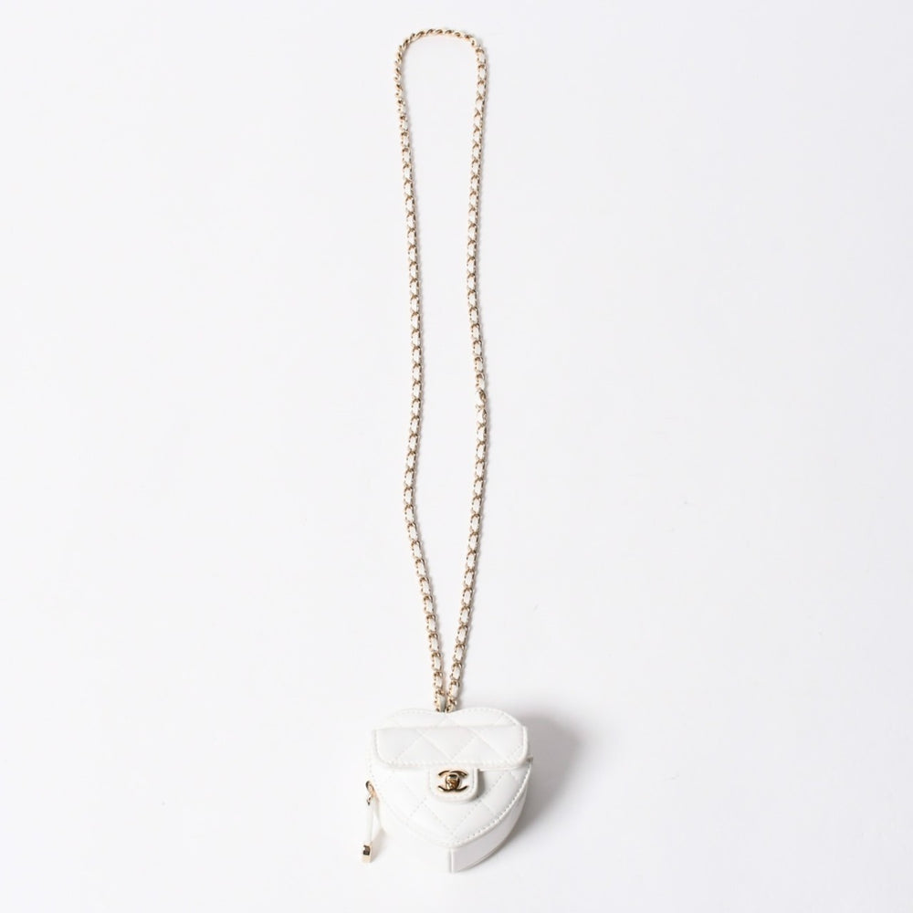 CHANEL シャネル ハートシェイプ コインパース チェーンポーチ AP2783 32番台 ココマーク ラムスキン ホワイト ゴールド金具 美品 中古 4a007174