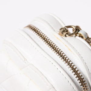 CHANEL シャネル ハートシェイプ コインパース チェーンポーチ AP2783 32番台 ココマーク ラムスキン ホワイト ゴールド金具 美品 中古 4a007174