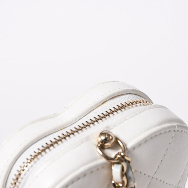 CHANEL シャネル ハートシェイプ コインパース チェーンポーチ AP2783 32番台 ココマーク ラムスキン ホワイト ゴールド金具 美品 中古 4a007174