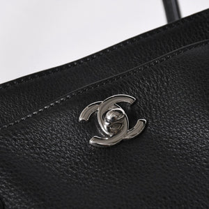 新品同様 CHANEL シャネル エグゼクティブ ミディアム トートバッグ A15206 21番台 ココマーク キャビアスキン ブラック 中古 4a007162