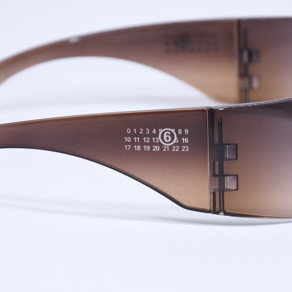 極美品 MM6 Maison Margiela エムエム6 メゾン マルジェラ ラップアラウンド サングラス S28YC0007 サイズ138□00 110 ブラウン 中古 4a007031