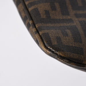 極美品 FENDI フェンディ ショルダーバッグ ズッカ柄 FFロゴ ブラウン ブラック ゴールド金具 7VA207-UZD 中古 4a006499
