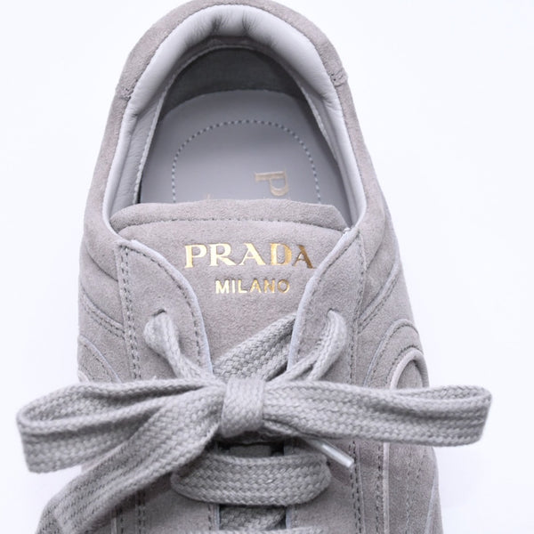 新品未使用 PRADA プラダ MONTECARLO RE-EDITION モンテカルロ リエディション スニーカー 4E1165 サイズ7 スウェード グレー 中古 4a006929