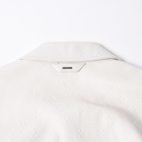 極美品 LOUIS VUITTON ルイヴィトン エンボス モノグラム ミックスレザーブルゾン RM231Q ZDA HML40E ラムレザー ホワイト サイズ48 中古 4a007237