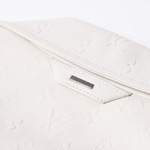 極美品 LOUIS VUITTON ルイヴィトン エンボス モノグラム ミックスレザーブルゾン RM231Q ZDA HML40E ラムレザー ホワイト サイズ48 中古 4a007237