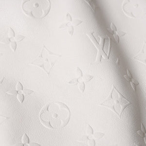 極美品 LOUIS VUITTON ルイヴィトン エンボス モノグラム ミックスレザーブルゾン RM231Q ZDA HML40E ラムレザー ホワイト サイズ48 中古 4a007237