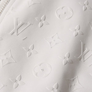 極美品 LOUIS VUITTON ルイヴィトン エンボス モノグラム ミックスレザーブルゾン RM231Q ZDA HML40E ラムレザー ホワイト サイズ48 中古 4a007237